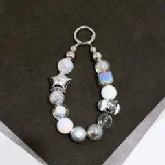 ハンドメイドキーホルダー　キーリング　ストラップ　ビーズ　星　シルバー