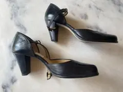 GIVENCHY パンプス 革 ブラック　サイズ36のサムネイル