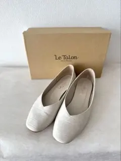 ルタロン Vカット スクエアトゥ パンプス　ベージュ・ホワイト　23.5cm