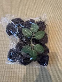 SHEINにて購入　黒い造花バラセットのサムネイル