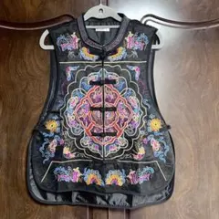 チャイナ風 刺繍入りベスト 未使用品