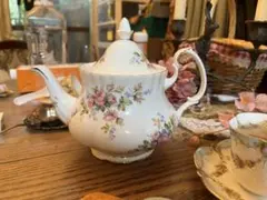 Royal Doulton ロイヤルドルトン ブランブリーヘッジ ティーポット