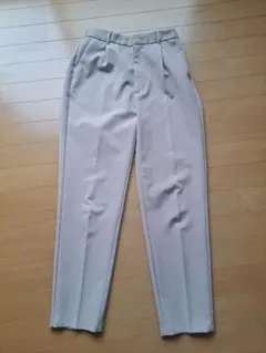 GU ジーユー ストレッチテーパードパンツ L ベージュ