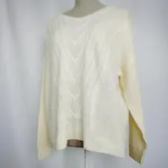 a823【美品】ジーユー　ドロップショルダー　Vネックケーブルニット　XL