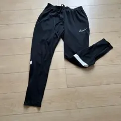 Nike ブラックジャージパンツ　メンズＬ