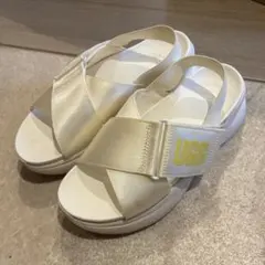 2026年最新】UGG カラー：ホワイト系 レディース スポーツサンダルの