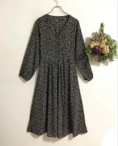 【良品】花柄ワンピース　ロングワンピース　フレアスカート　長袖　薄手b1030