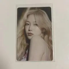 LESSERAFIM カズハ DIFFERENT トレカ 20 popup