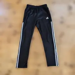 adidas ブラック ジャージパンツ ストライプ