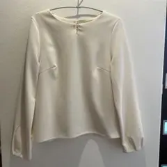 アイボリー 長袖シャツ バックボタン付き