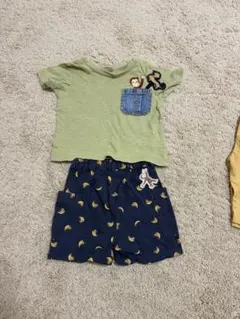 プティマイン　おさるのジョージTシャツとハーフパンツ