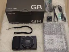 RICOH GR IIIx コンパクトデジタルカメラのサムネイル
