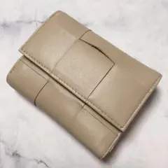 Item thumbnail for item de19bb02-4af4-40db-8b60-d4b0d2fb84e6