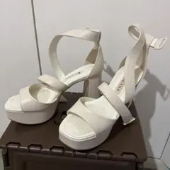 新品未使用♡ 完売 ダイアナ シルバー ストラップ サンダル 太ヒール