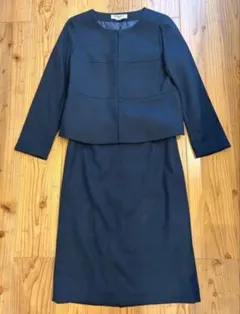 ナチュラルビューティーベイシック　スカートスーツ　ネイビー　卒業式入学式