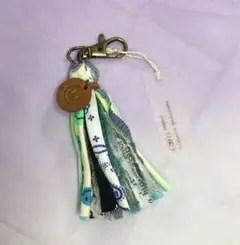 ハンドメイド　タッセル　キーホルダー　チャーム