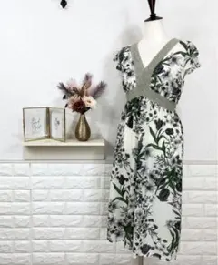 美品★ボタニカル柄ワンピ