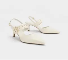 【美品】CHARLES & KEITH セフェスタッズストラップパンプス