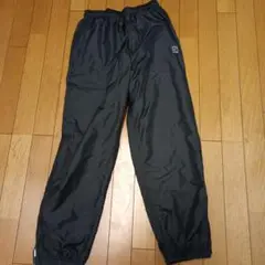 Nike ブラックパンツ 裾ジッパー付き