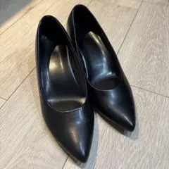 GUブラック ポインテッドトゥパンプス 低ヒール