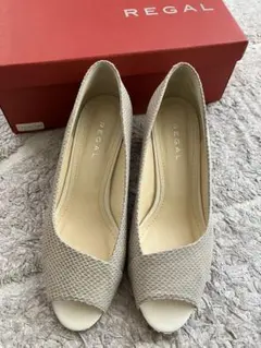 REGAL パンプス オープントゥ パイソン柄のサムネイル