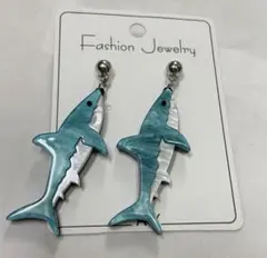 【美品】サメ　鮫　シャーク　ピアスのサムネイル