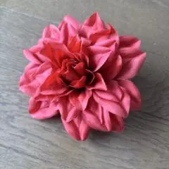 赤い花モチーフ ヘアクリップ　フラダンス