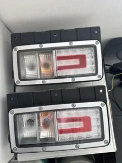 日野 純正LEDテールランプ - メルカリ