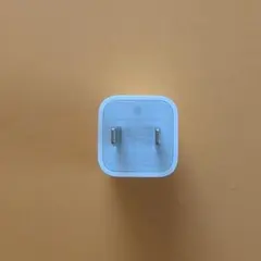 iPhone USB電源アダプターと接続コード