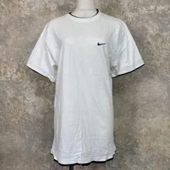NIKE ワンポイントロゴ刺繍 シンプル半袖TシャツM スポーツ ロング丈