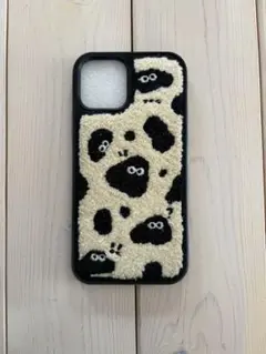 牛柄スマホケース　iPhone12/12Pro