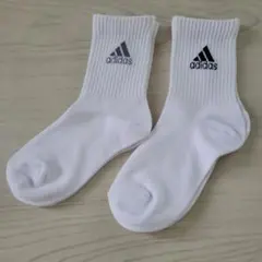 adidas　キッズ白ソックス2足