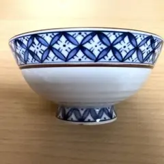 【本漆金継ぎ】　清水焼　フチ・高台に七宝繋ぎ紋様　磁器飯碗　陶香堂購入