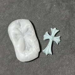 ネイルパーツ クロスモールド 十字架 水色