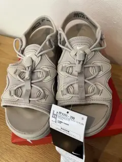 新品　未使用　Nike エアマックス　ココ　サンダル　クリーム