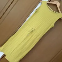 イエローニットノースリーブワンピース