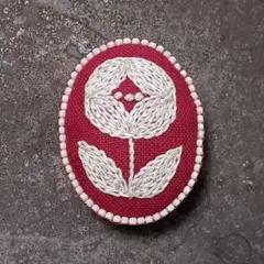 ■ビーズ刺繍ブローチ　丸いお花モチーフ