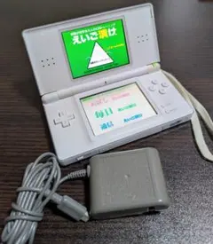 任天堂ニンテンドーDS LITE