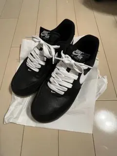 NIKE エア フォース 1 ＇07 LV8 メンズシューズ