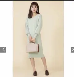 Vネック　ニットワンピース