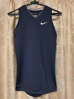 ナイキ　NIKE プロコンバット　インナーシャツ　ノースリーブ　サイズMのサムネイル