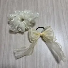 クリーム色 リボン付きシュシュ