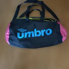 Umbro ダッフルバッグ スポーツバッグ ブラック ピンクのサムネイル