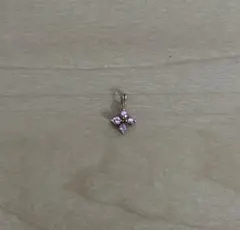 10K 花形チャーム ピンクストーン　4℃