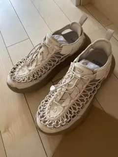 KEEN UNEEK WKスニーカーサンダル ベージュ