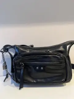 ZARAユニセックス　バッグ　フェイクレザー　ブラック