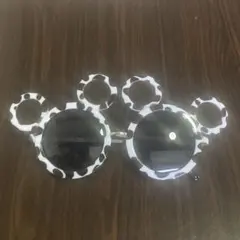 ミッキ型サングラス【牛柄】