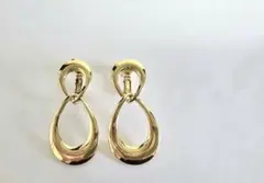 ゴールドオーバル型フープイヤリング