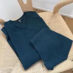 ユニクロ　カシミヤリラックスVネックセータースカーフつき