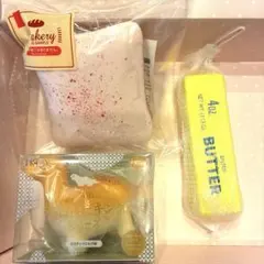 【未開封】低反発スクイーズ　恐竜ベーキング　バター 食パン3点セットのサムネイル
